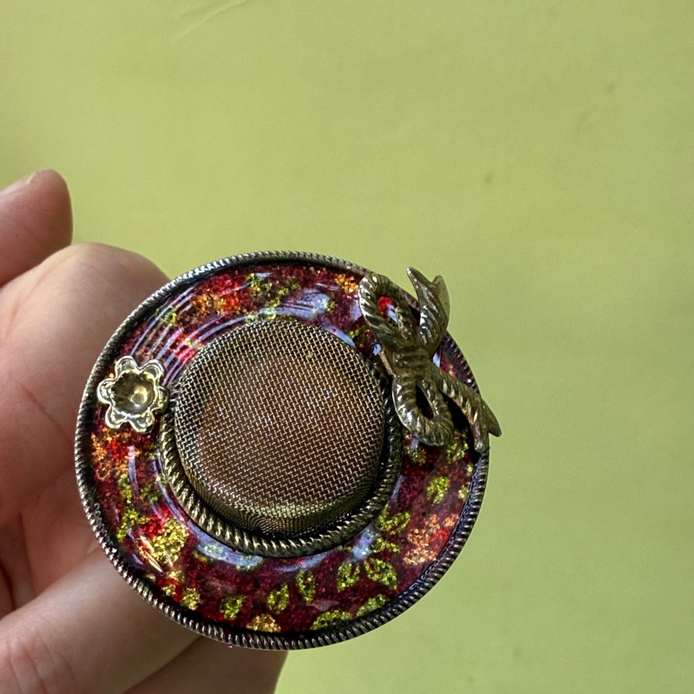 Beautiful and Unique Vintage Multicolor Brooch in the Shape of Hat
